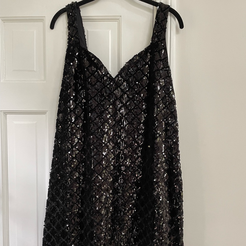 EXPRESS Scallop top sequin black dress